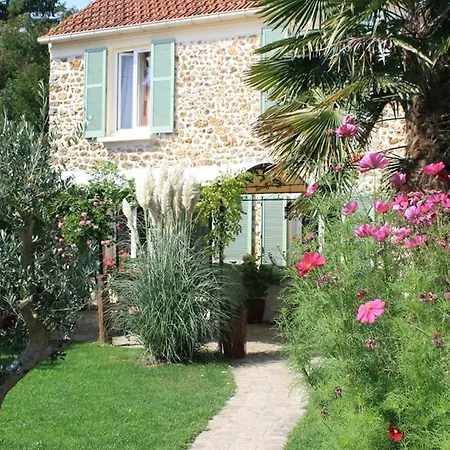 Le Petit Nailly Feriehus *